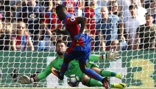 Босът на Палас: Няма шанс Заха да премине в Тотнъм