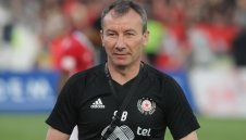 Промяна в ЦСКА! Белчев зачерква ромба на Ел Маестро