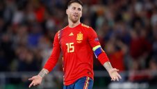 Рамос отново вбеси английските фенове + ВИДЕО