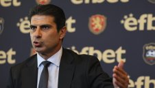 Човек на Бербатов към Гонзо: Неможач, имай срам! Лапаш 20 бона на месец