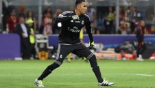 Двама от Кралския клуб под ножа