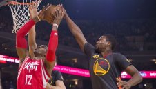 Голдън Стейт приземи Ракетите в последната част