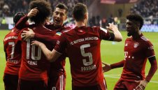 Байерн пречупи крилете на "орлите"