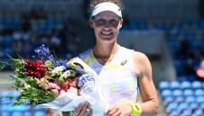 Саманта Стоусър загуби и прекрати кариерата си