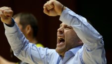 "Синя" радост: Тити пребори коронавируса!