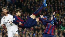 Пике си плати глобата за псуване на полицаи