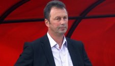 Тимът на Червенков разби поляци