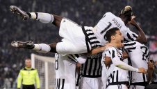 "Старата госпожа" се преобрази в месеца на мустака