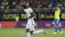 На пожар от пейката: Бразилец започна принудително и изкачи Реал на върха