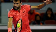 Гришо започва в Мелбърн като №15