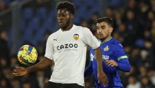 Арсенал си връща юноша от Испания