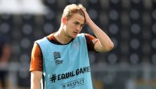 Съветват Де Лихт: Отиди в Ман Юнайтед и след 3 години Барса ще дойде за теб