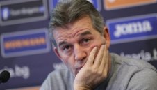 Емо Костадинов след резила: Защо да подавам оставка? Няма за какво