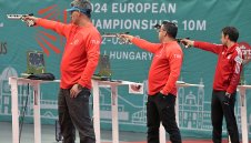 Така се става легенда! 51-годишен олимпиец направи фурор в Париж