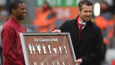 Вайналдум: Щях да остана дълги години в Ливърпул