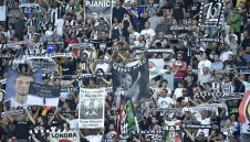 Искаш да гледаш "Старата госпожа" в ШЛ? Плащаш най-скъпо 