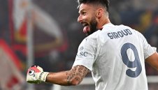 Милан пуска в продажба вратарски екипи на Оливие Жиру