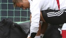 И Гьотце възнегодува, че не играе