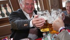 Румениге: Това не е решение против Тухел