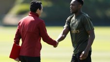 Евертън е на път да отърве Арсенал от Уелбек