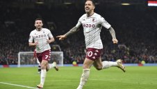 Астън Вила вгорчи дебюта на Фъргюсън 