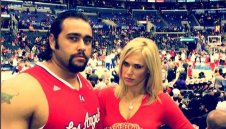 Кечистът Александър Русев се жени за сексбомба