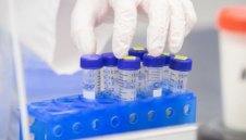 Става страшно! Заразени са 2569 души