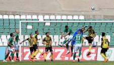 Ботев (Пд) обърна Берое и помогна на трагичния Левски в битката за бронза