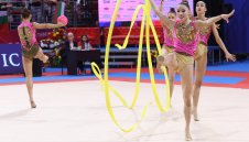 Ансамбълът на България със сребро на ленти и топки в София