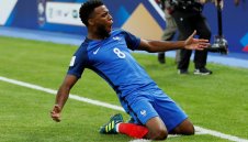 Венгер не се е отказал от Лемар