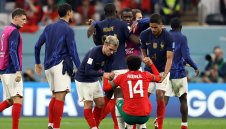 Франция трепери! Грип изпотръшка няколко звезди