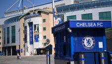 УЕФА "примами" англичаните с пари, обяви Реал и Барса за врагове