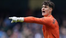 Най-скъпият вратар в историята спешно бяга от Челси