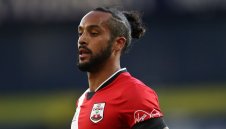 Тио Уолкот остава при Светците още 2 сезона