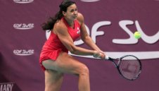 Бартоли не разочарова домакините на старта в Париж