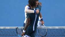 За 15-и пореден път! Монфис изплези език срещу Джокович