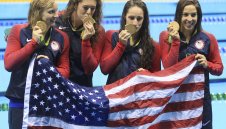 Американките триумфираха на 200 метра свободен стил