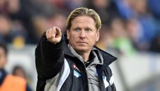 Хофе разкара треньора