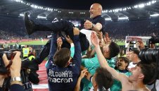 Треньорът на Болоня в еуфория след първия трофей в кариерата си на наставник