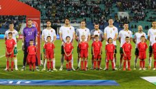 "Лъвовете" са срам за нас - който ни хване, той ни бие!