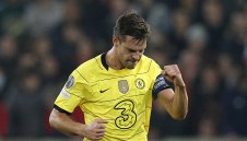 Челси продължава защитата на трофея с нова победа над Лил