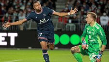 Мбапе с първи гол с глава от март 2017 г. 