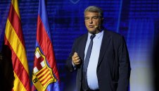 Лапорта обясни защо новият е над Роналдо и Ромарио