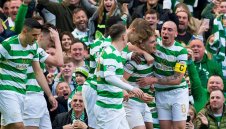 Селтик смачка Рейнджърс и завоюва поредната титла в Шотландия