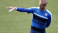 Шмайхел вариант №1 да замени Де Хеа