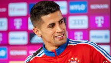 Заради Пеп? Кансело каза защо избяга от Сити