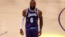 ЛеБрон Джеймс се разминал с тежка травма