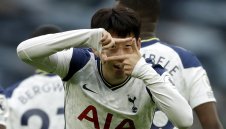 Тотнъм дава нов договор на Сон
