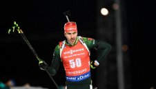 Арнд Пайфер триумфира на 10 км в спринта на биатлона
