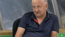 На Острова се майтапят с боса на "бандата гейове"